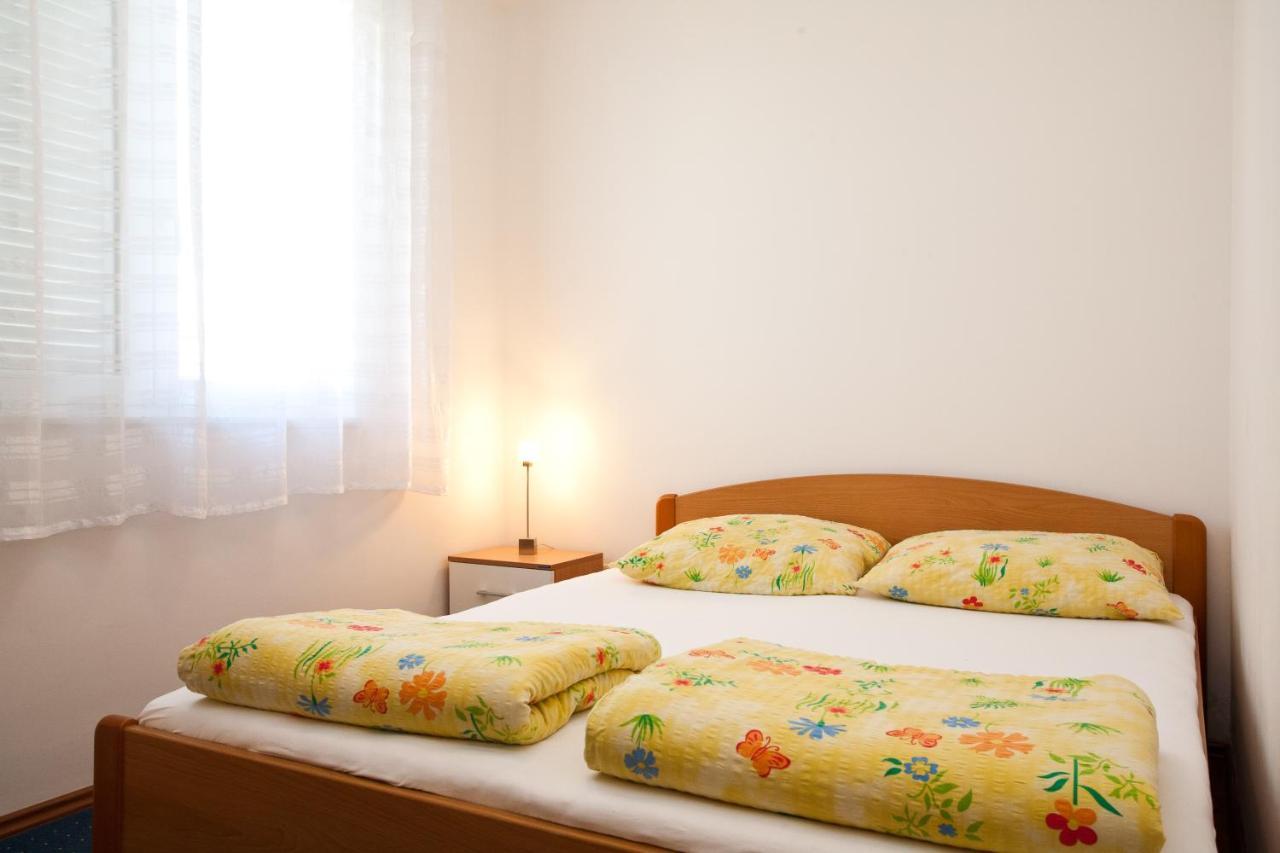 Apartments Glibo Near The Sea And Town Center! Krk Town Exterior foto