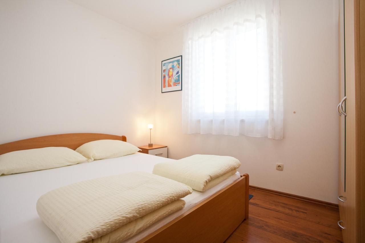 Apartments Glibo Near The Sea And Town Center! Krk Town Exterior foto