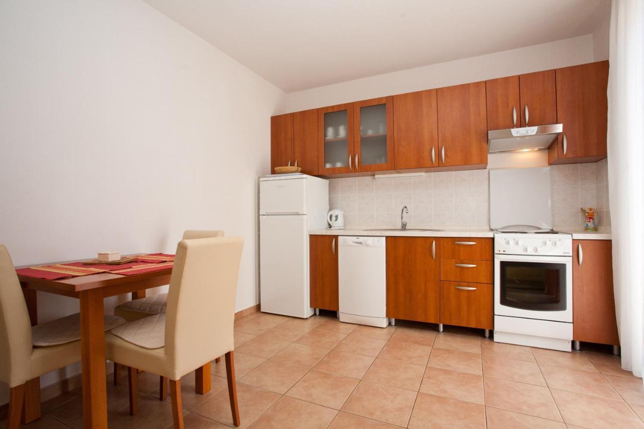 Apartments Glibo Near The Sea And Town Center! Krk Town Exterior foto