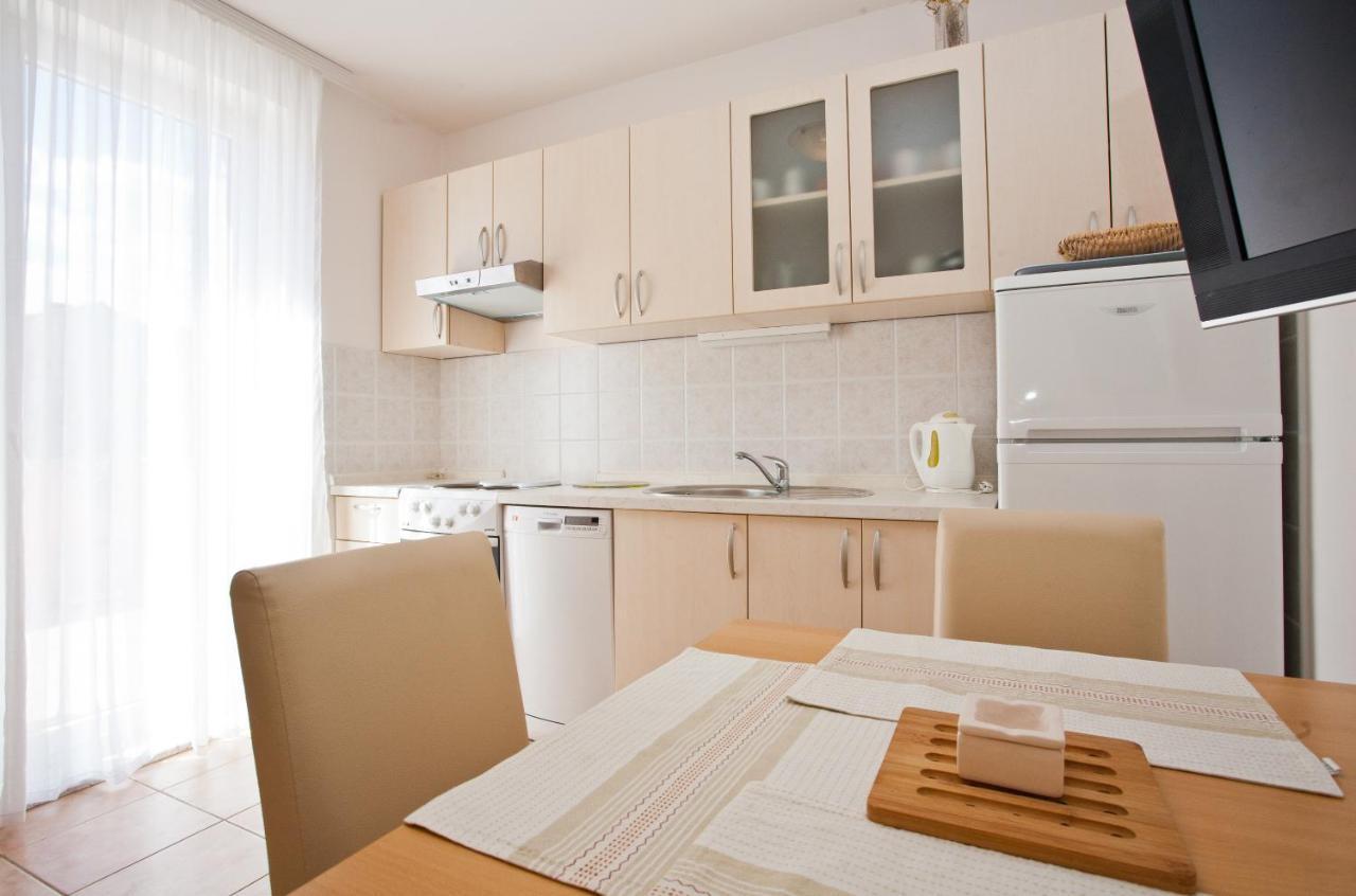 Apartments Glibo Near The Sea And Town Center! Krk Town Exterior foto